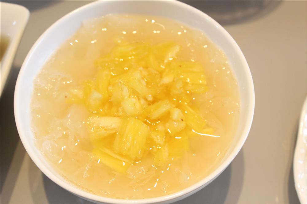 鳳梨雪耳湯