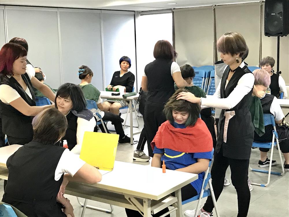 所有最嚴格的課程訓練，都是為了最重要的客戶